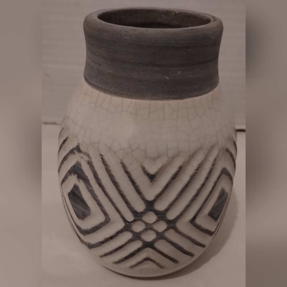 Small Vase - Picture 2 of 8